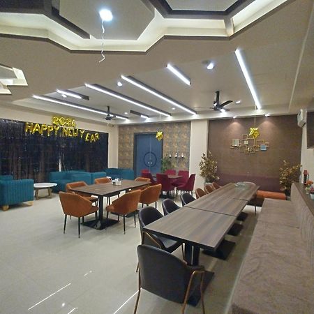 The Imperial Hotel And Convention Centre 칸푸르 외부 사진