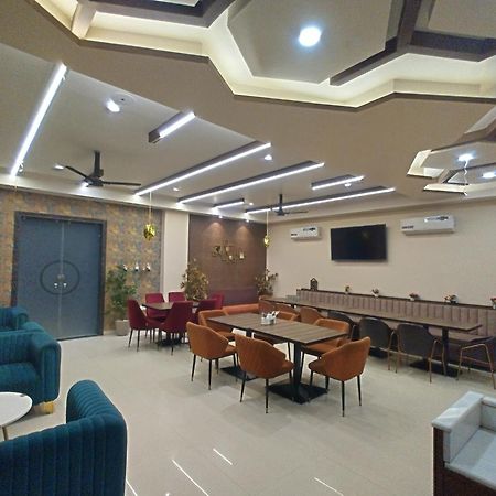 The Imperial Hotel And Convention Centre 칸푸르 외부 사진
